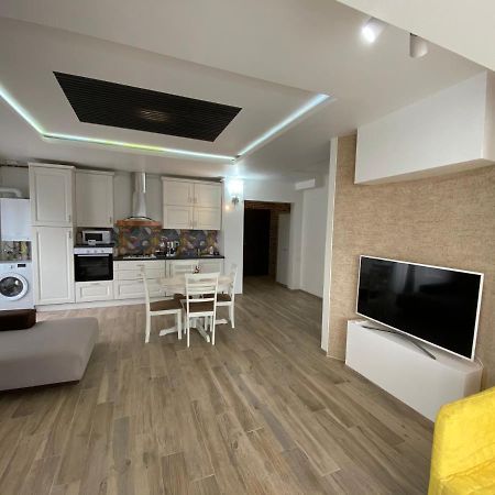 Sunny Deluxe Apartment Cosmopolis Stefanestii de Jos Exterior photo